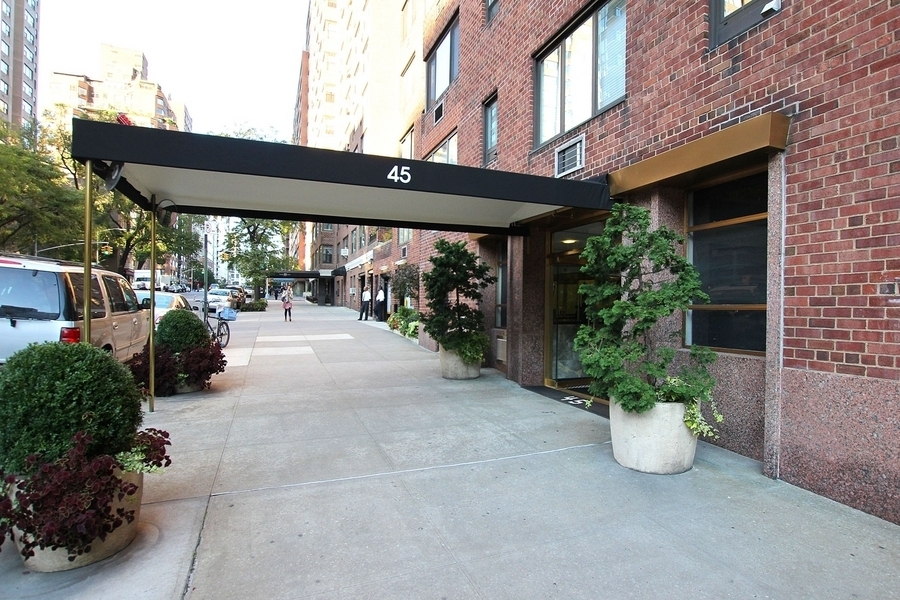 45 East End Avenue Douglas Elliman Property Management